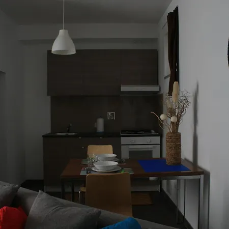 Tatablu Residenza Con Parcheggio شقة